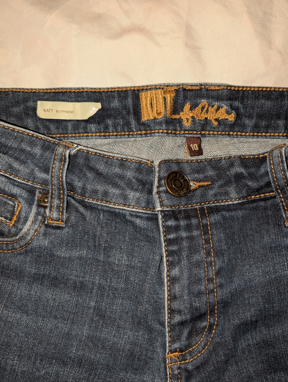 Kut from the Kloth Katy Boyfriend Jeans in Dark Blue Wash 10 Straight Cuff - Picture 5 of 7